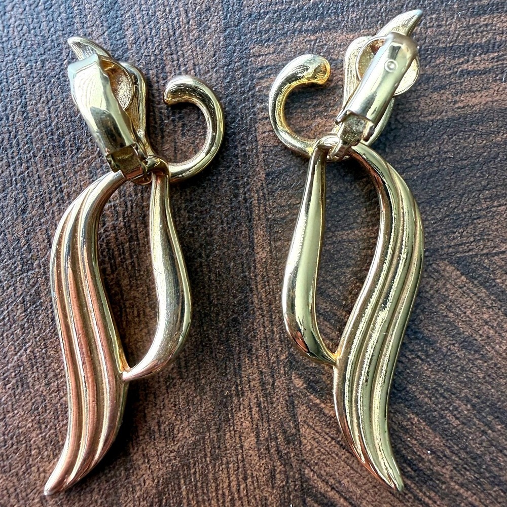 Vintage Gold Tone Abstract Flame Rhinestone Accent Clip On Dangle Earrings - Picture 6 of 7